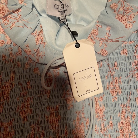 Beautiful Dress - Picture 3 of 6